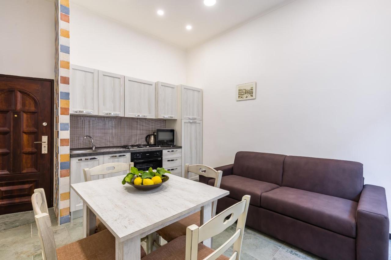 Gelso Complex Studios And Flat By Napoliapartments מראה חיצוני תמונה