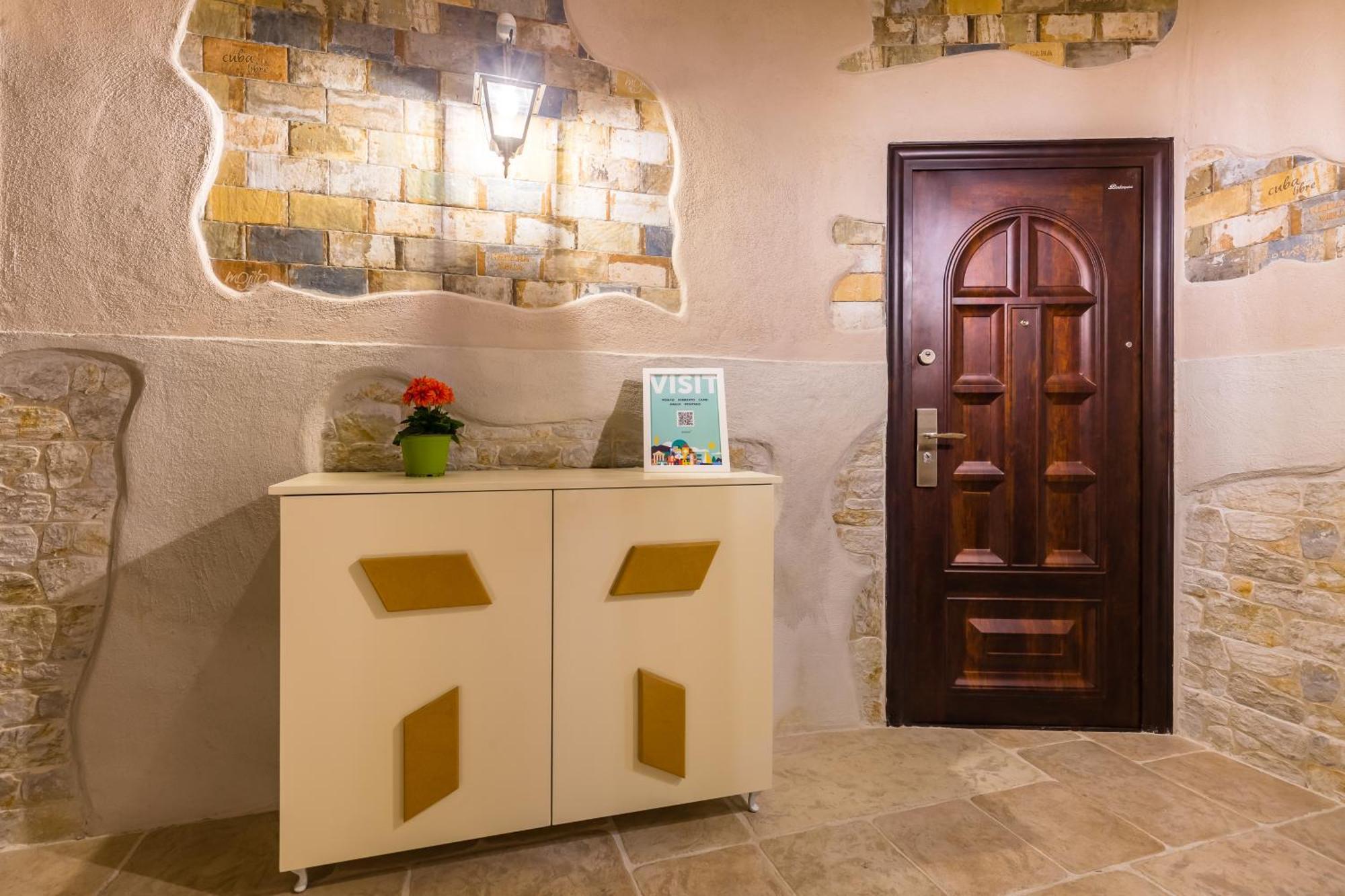 Gelso Complex Studios And Flat By Napoliapartments מראה חיצוני תמונה